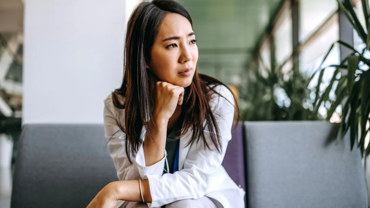 what-is-empty-nest-syndrome-5-common-symptoms-and-ways-to-prevent-this-psychologicaldistress